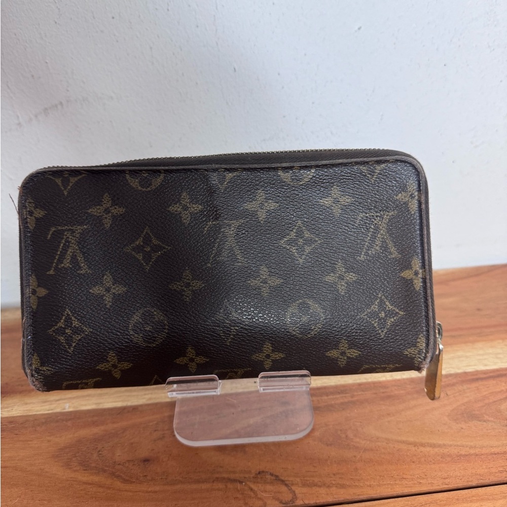 Louis Vuitton Zippy Brown Monogram Wallet - Picture 2 of 16